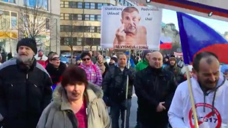 VIDEO: Na Václaváku se demonstrovalo proti komunistům a Babišovi