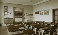 Unikátní výstava přibližuje české školství 1. poloviny 20. století.