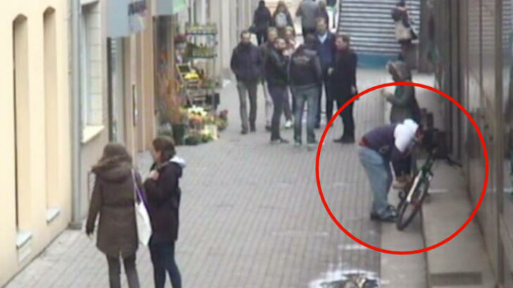 VIDEO: Krádež kola mu trvala přesně jednu minutu. Přeštípl zámek a ujel