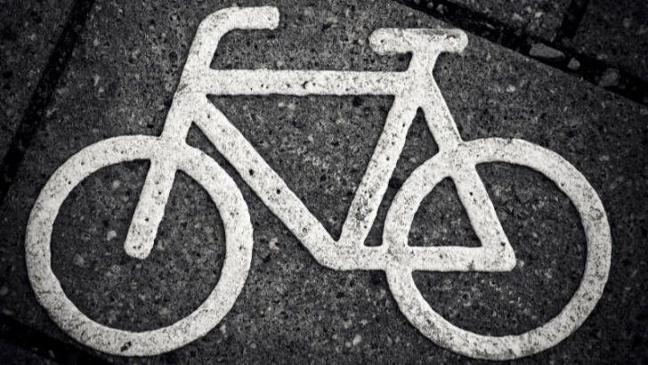 Jezdím jako člověk. Praha chce zvýšit ohleduplnost cyklistů, motoristů i chodců