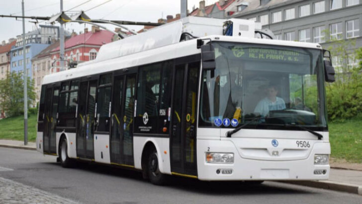 Praha nakoupí 14 elektrobusů pro MHD. V budoucnu chce i vodíková vozidla