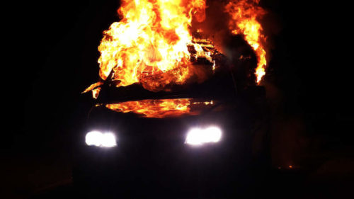 Požár automobilu (ilustrační foto).