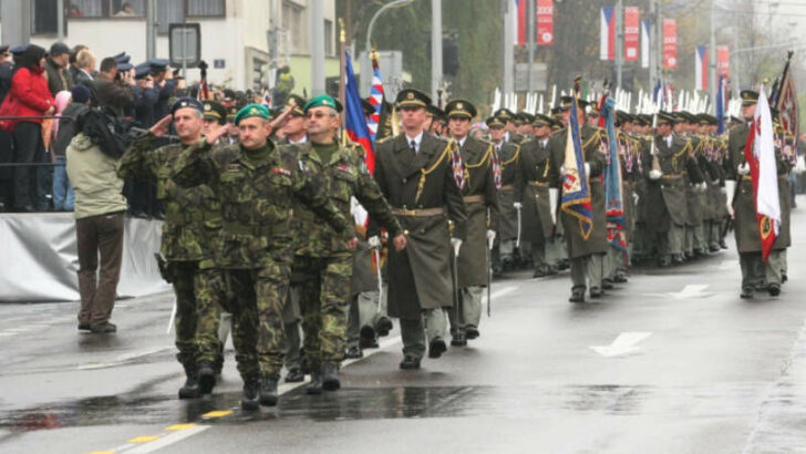 Praha zažije obrovskou vojenskou přehlídku ke 100. výročí republiky