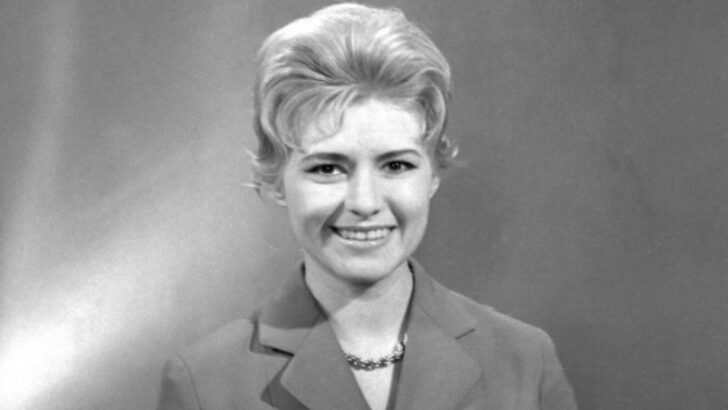 Legendární televizní hlasatelka Milena Vostřáková. Kvůli jedné větě jí zničili celý život