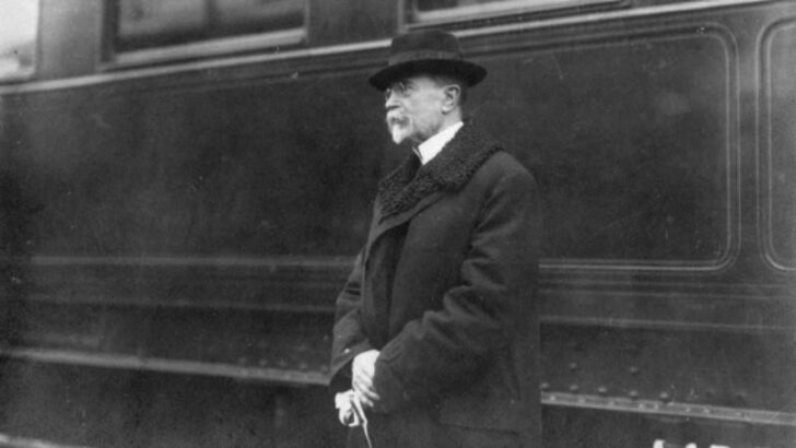 TGM po příjezdu do Prahy v prosinci 1918.