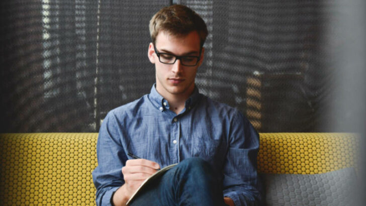 Proč mladí lidé nevydrží dlouho v jednom zaměstnání? Job-hopping se stává fenoménem dneška