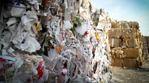 Množství vyprodukovaného odpadu v Praze každým rokem roste.