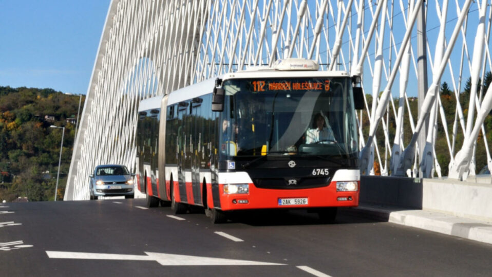 Vybrané pražské autobusy budou jezdit jen do 22 hodin