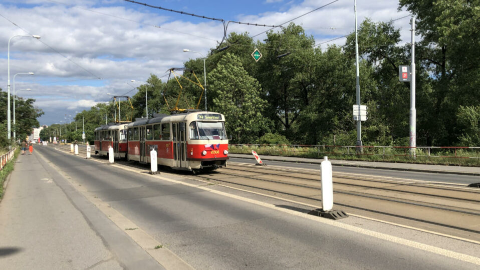 Tramvaje na Libeňském mostě už nebudou zpomalovat