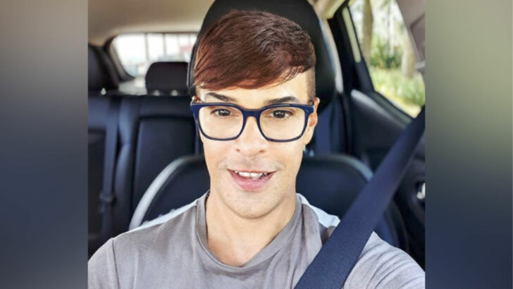Vypadá na dvacet, ale skutečný věk by mu nikdo nehádal