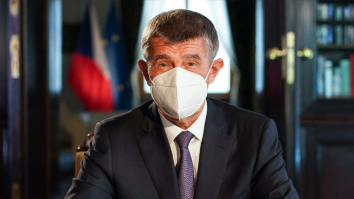 Ostrý dopis Babišovi: Hodil jste všechny přes palubu, nechte to dělat jiné, zlobí se Milion chvilek