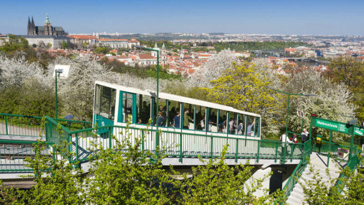 Lanovka na Petřín nejezdí. Čeká ji generální oprava