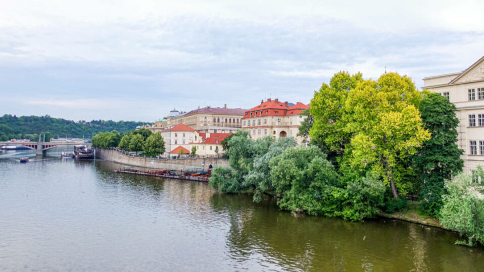 Praha chce být zelenější. Do konce desetiletí výrazně sníží emise