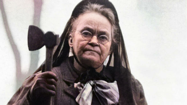 Přepadala bary se sekyrou. Carrie Nation a její zapálený boj za prohibici