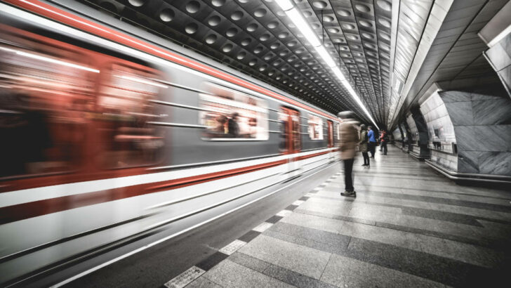 Vytížená stanice metra se za měsíc uzavře. Rok tudy soupravy jen projedou