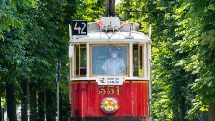 Tramvajová linka 42 se osvědčila. Jezdit bude celoročně