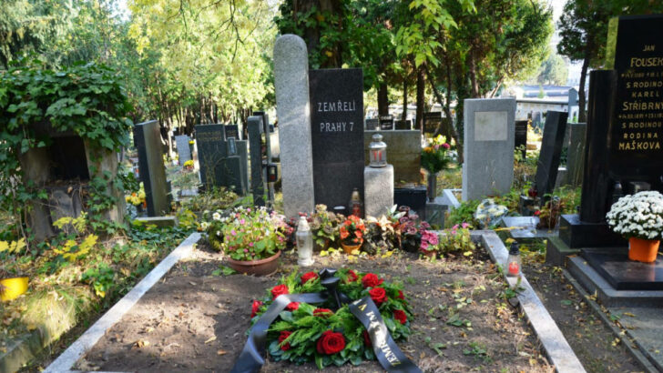 Nebožtíkům bez příbuzných a blízkých vypravili důstojný pohřeb