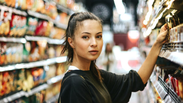 Psychologické triky supermarketů. Proč skoro vždycky utrácíme víc, než chceme a potřebujeme