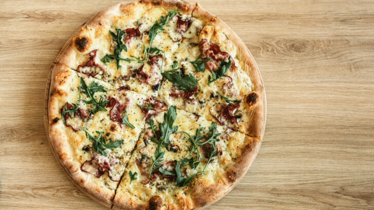 Domácí pizza jako z pizzerie. Základem úspěchu je těsto