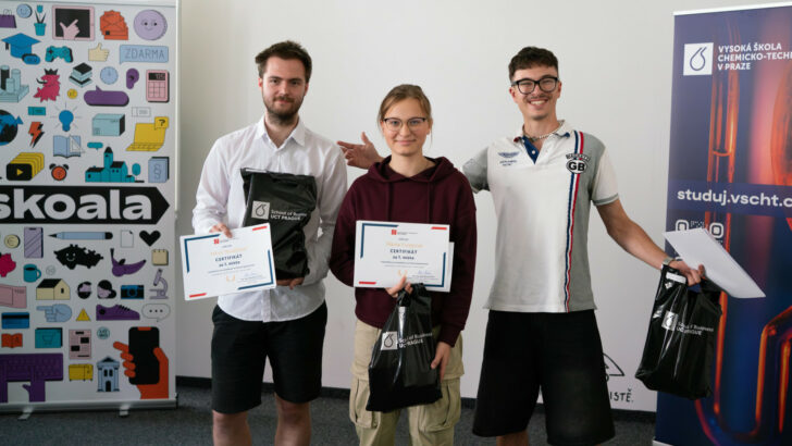 Pražští studenti vymysleli aplikaci, která naučí teenagery investovat