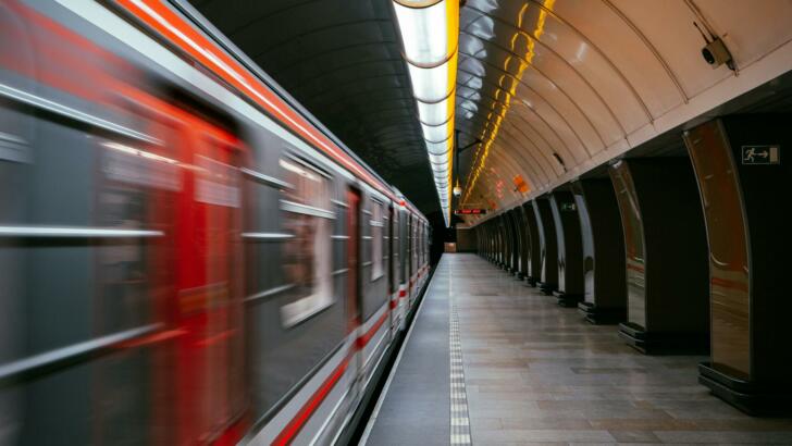 Pražské metro je klíčovou součástí městské dopravy