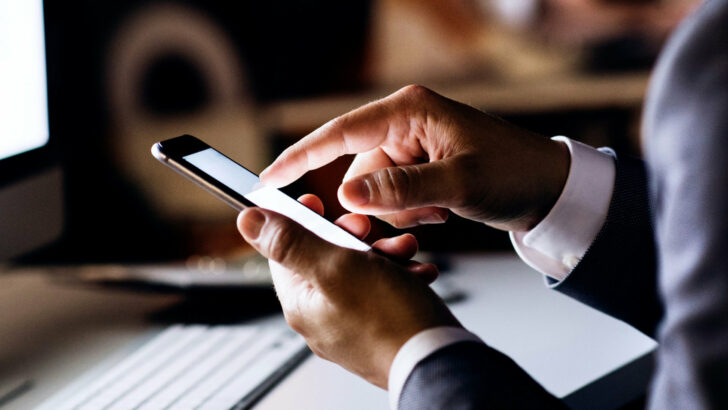 Lidé stále častěji dostávají podvodné SMS zprávy
